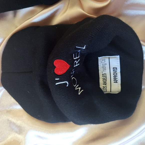 New J'❤️ MONTREAL black beanie - Picture 4 of 4